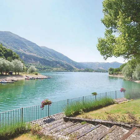 B8 Villetta A Schiera I * Villalago